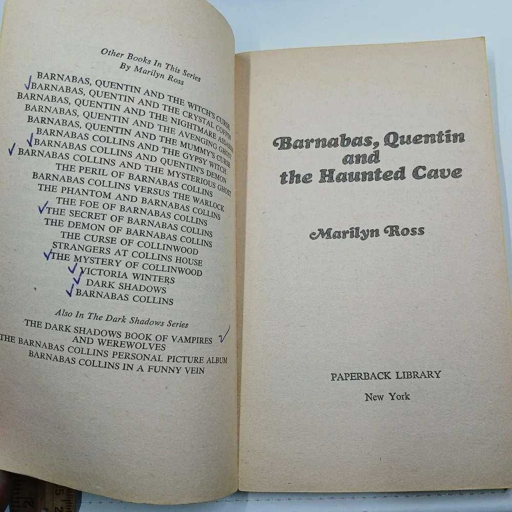 Vintage Barnabas, Quentin and Haunted Cave‎ Marilyn Ross Dark Shadows Paperback